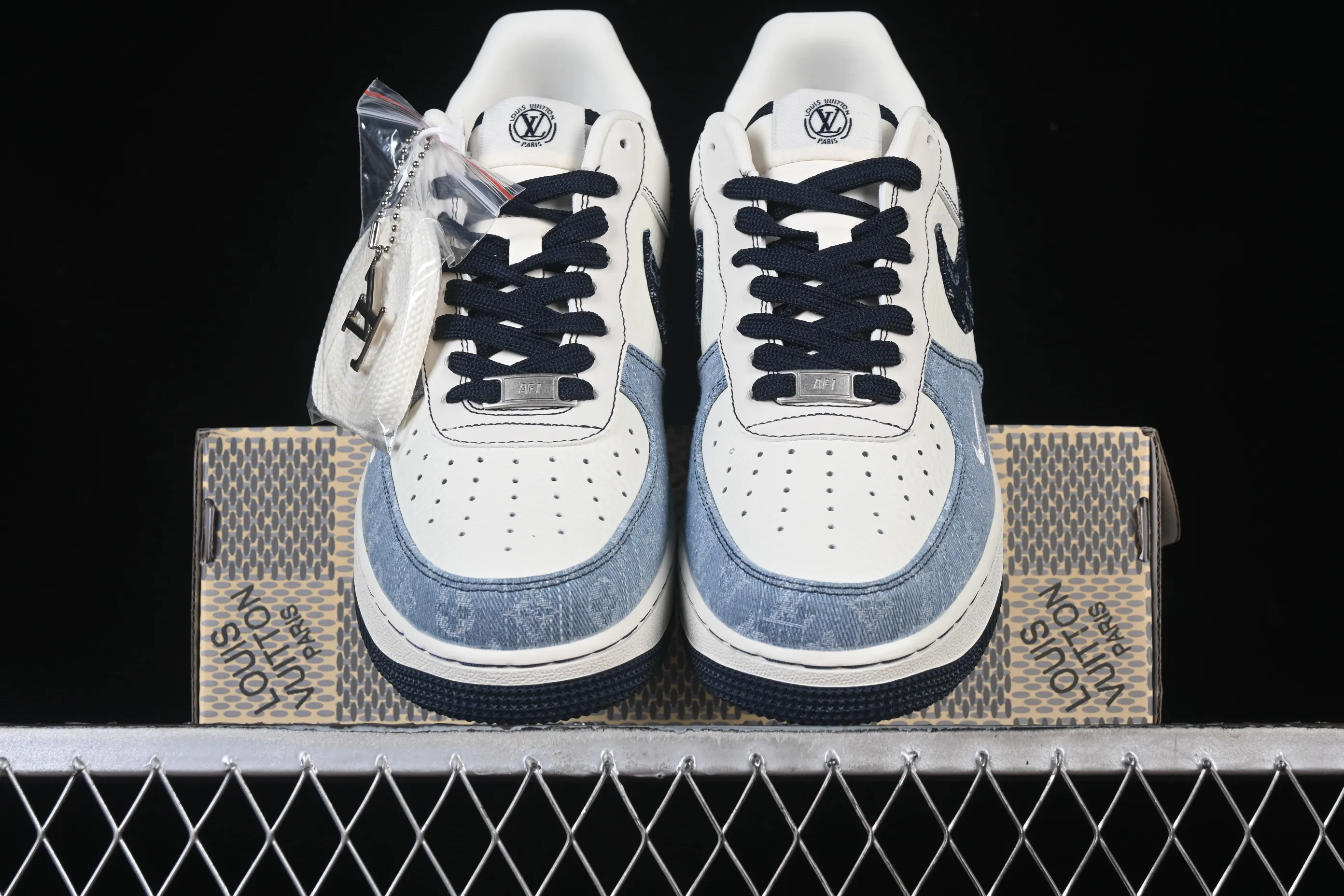 All Categories Nk Air Force 1 Air Force Series Nk Air Force 1 Low Air Force Low Nike Air Force 1'07 Low LV Joint Spliced ​​Denim Air Force One Low Casual Sneakers SC0601-556